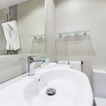 Hoposa Niu 4* Cala de Sant Vicenc