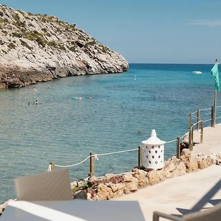 Hoposa Niu Otel 4*